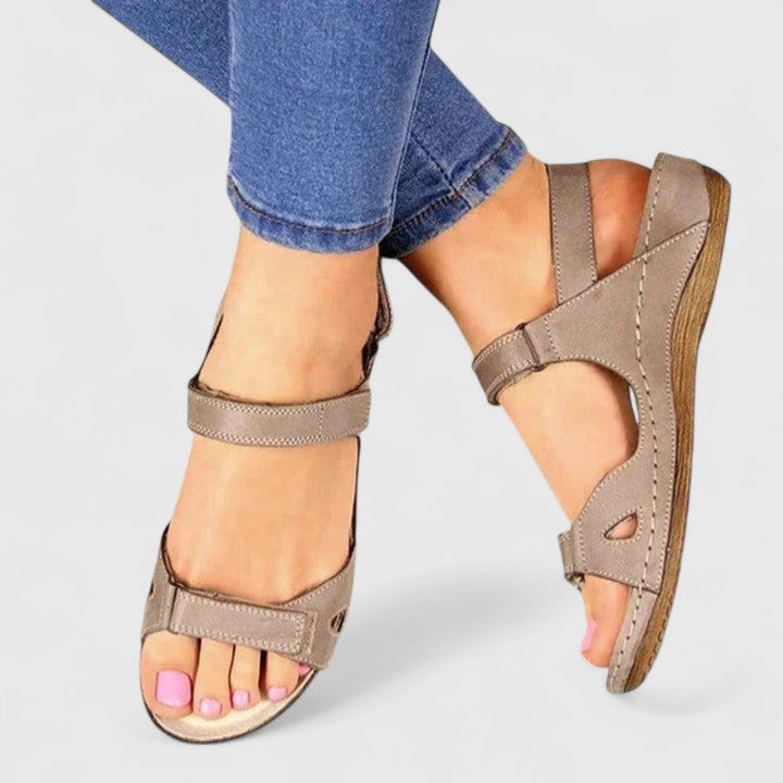 Avrie - Sandalias de Confort Planas
