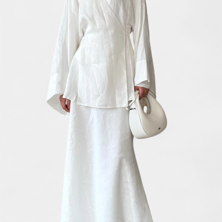 Zelda Conjunto de Camisa Escote en V y Falda con Abertura