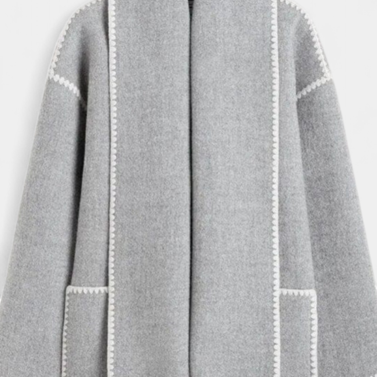 Pauline | Abrigo de Corte Suelto con Bufanda de Flecos Incorporada